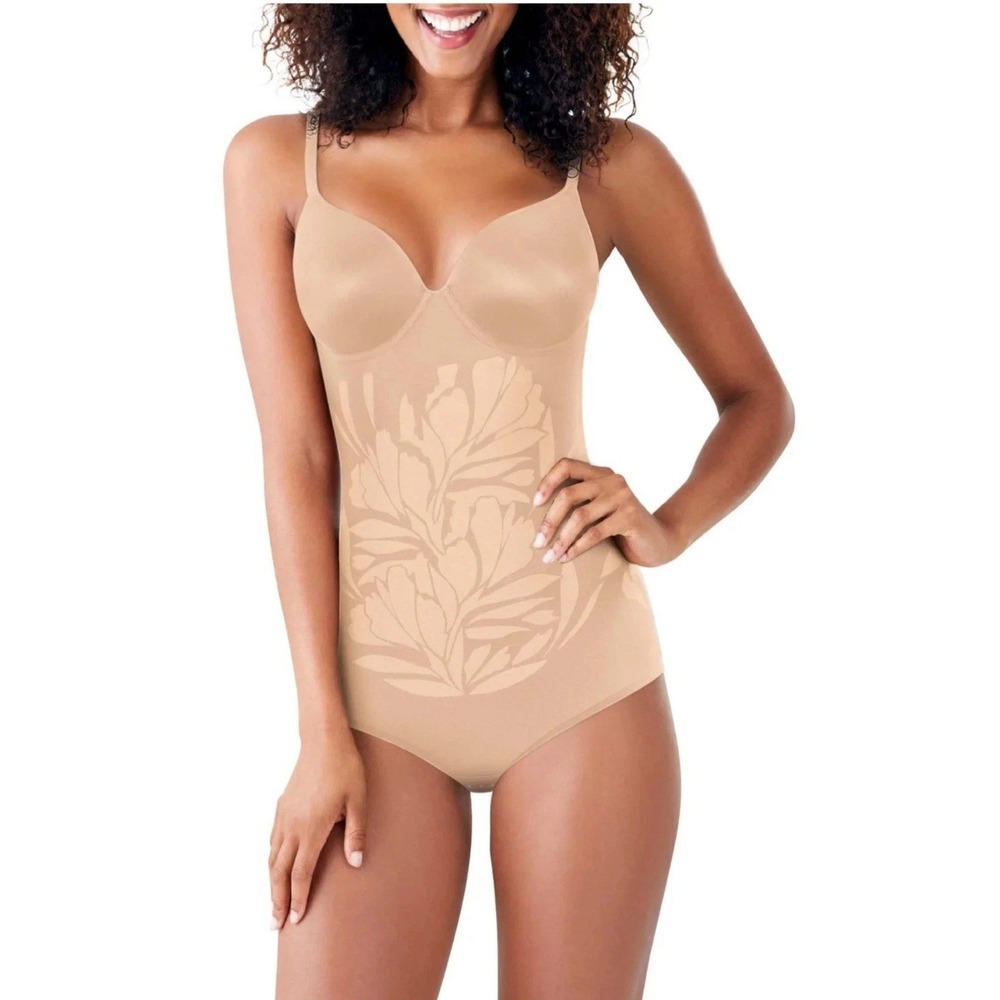 NEW Maidenform Flexees Bodyshaper Sculpts Ultra Firm Cool Comfort Small FLS075